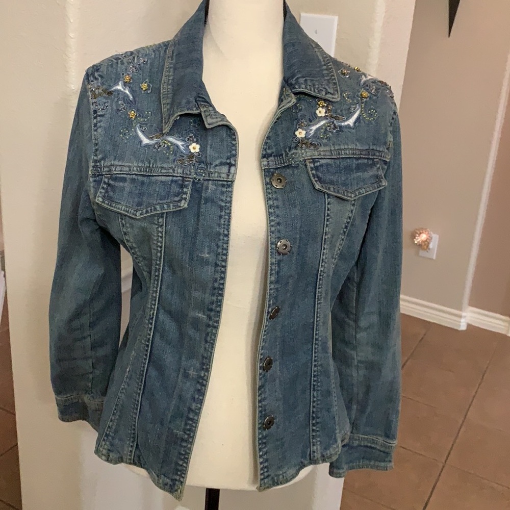 Brandon Thomas blue medium wash denim jean jacket with decorative beading Size S